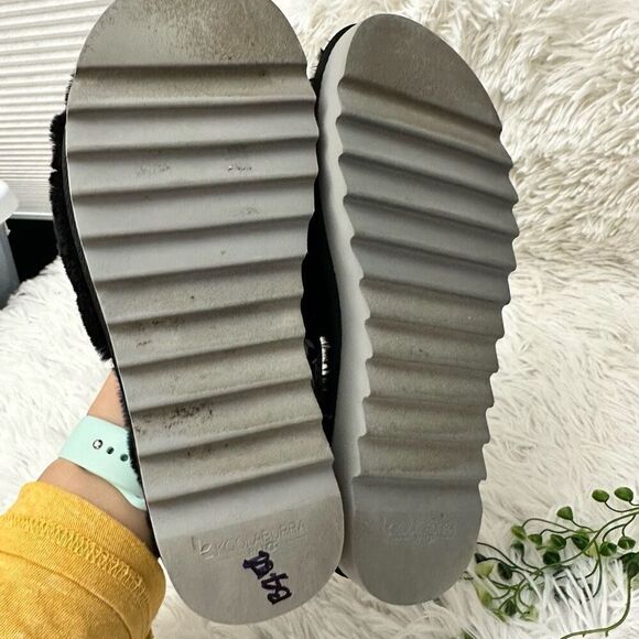 Koolaburra by UGG FUZZ'N II Women's Size 7 Faux Fur Slipper Sandals Black - Picture 6 of 6